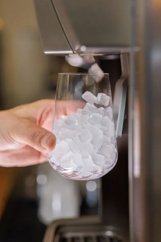 Ice dispensers